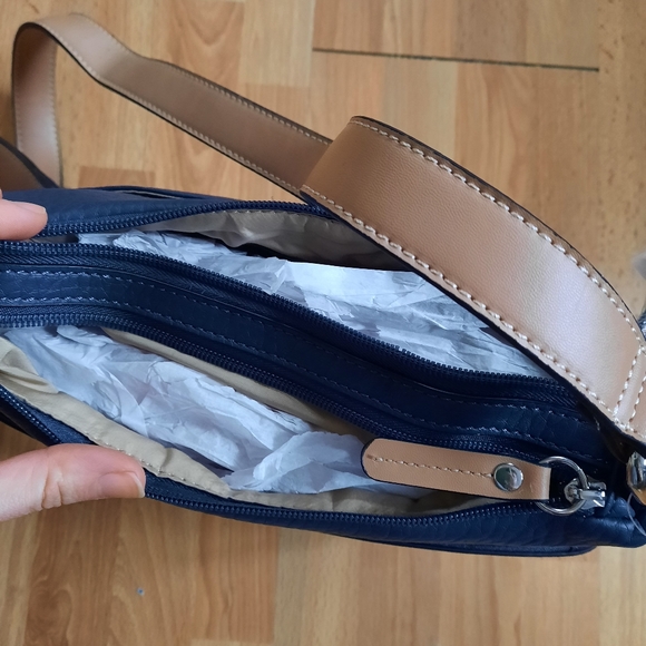 Gianni Bernini Pebble PVC bag - Picture 4 of 5